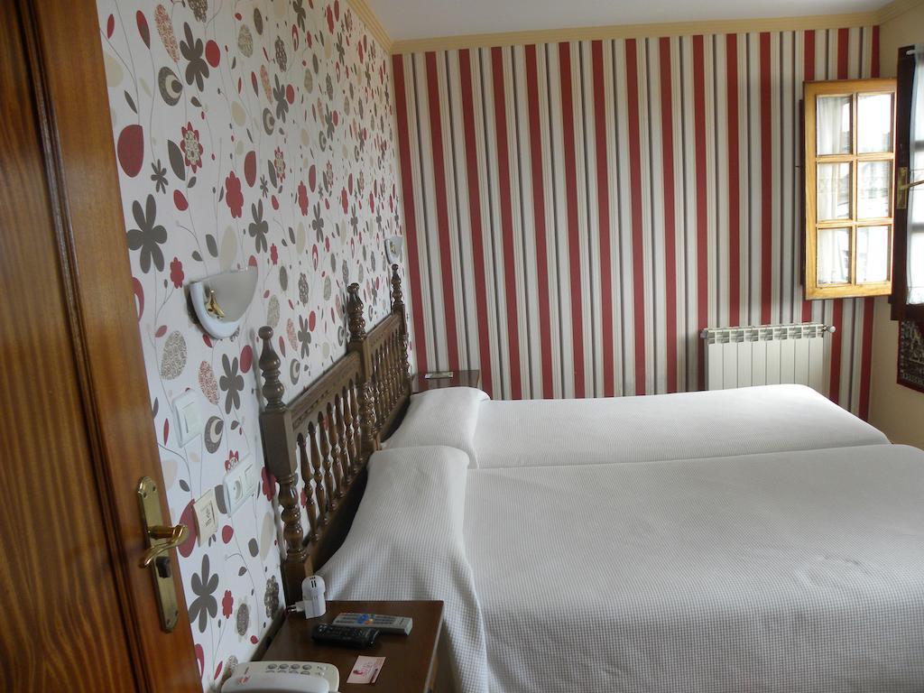 Hotel Restaurante Casa Fernando Ballota Quarto foto