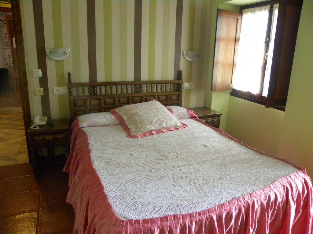 Hotel Restaurante Casa Fernando Ballota Quarto foto